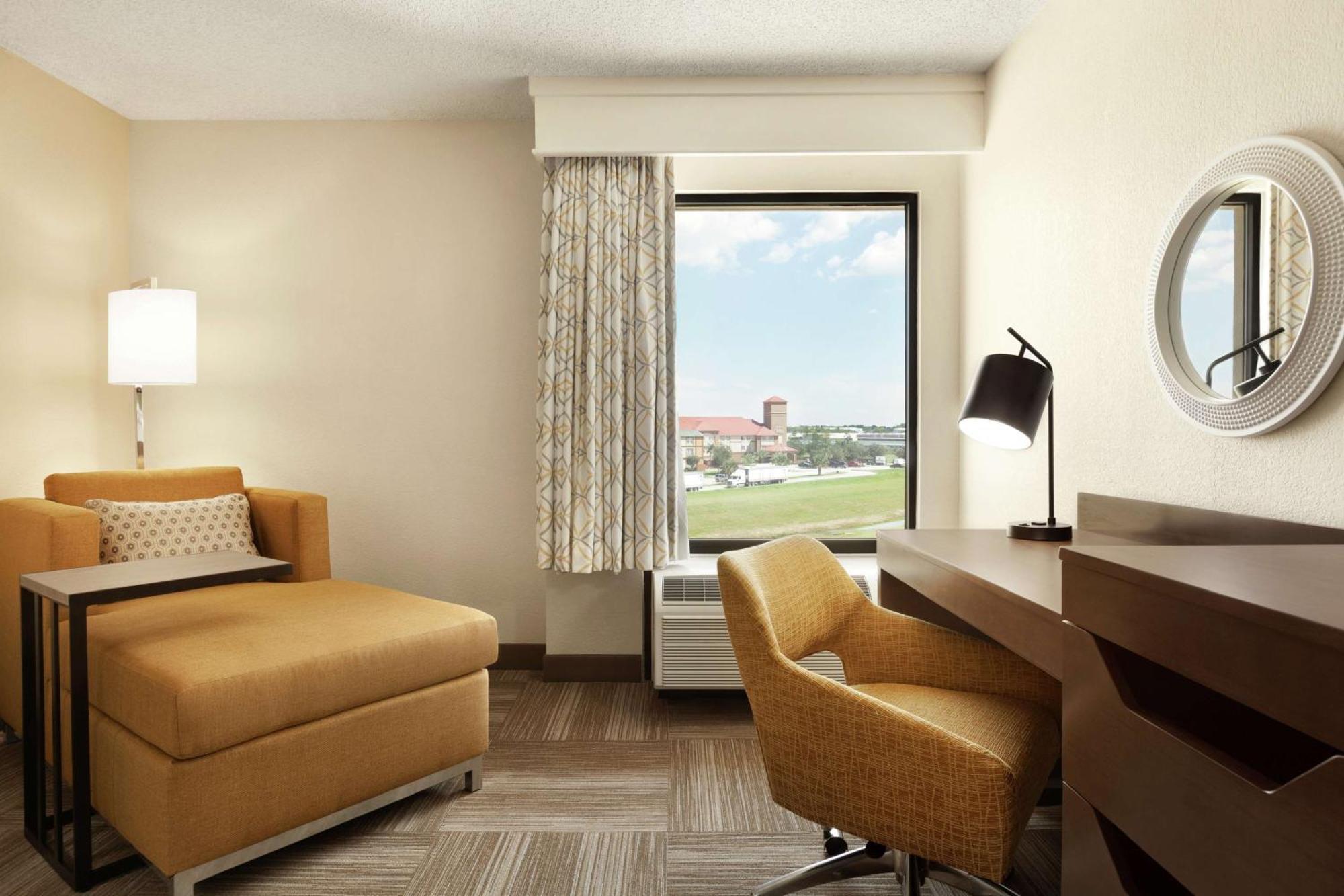Hampton Inn Houston Hobby Airport Exteriör bild