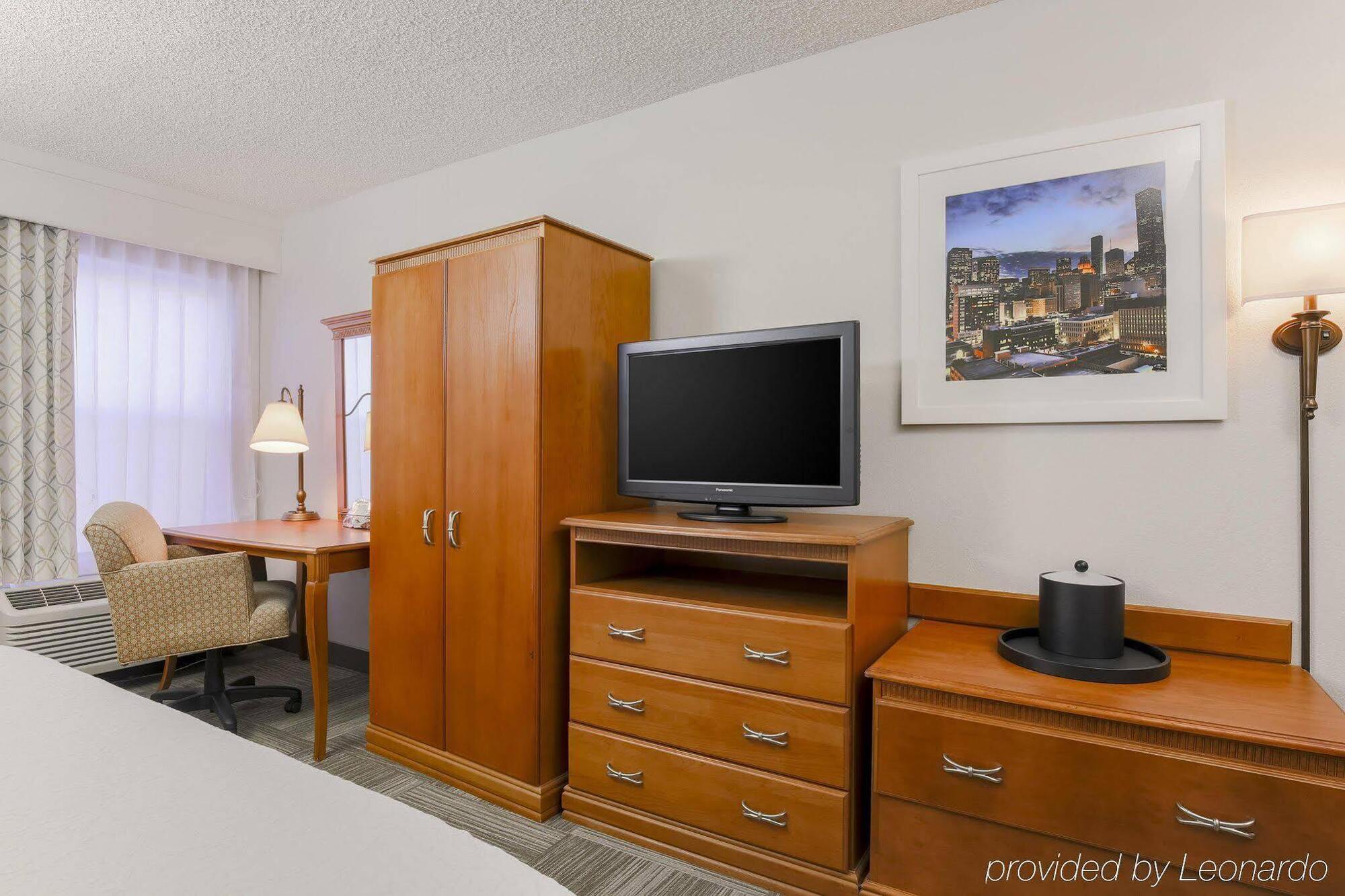 Hampton Inn Houston Hobby Airport Exteriör bild
